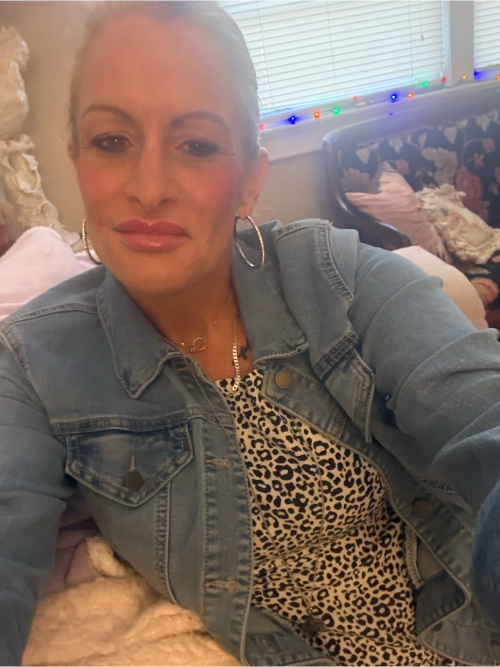 Follow me for when I go LIVE! - Picture 5 of 7